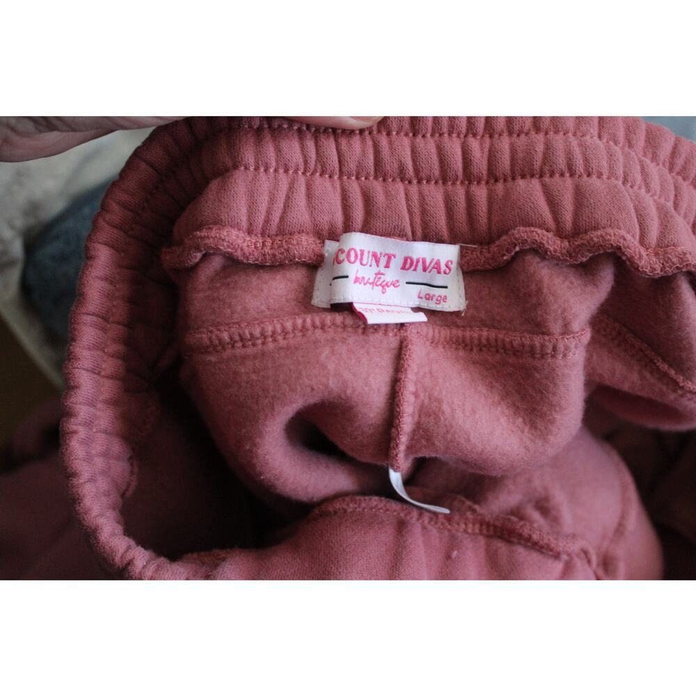 Women's Size Large  Discount Divas Boutique Sweat Suit - Picture 6 of 9